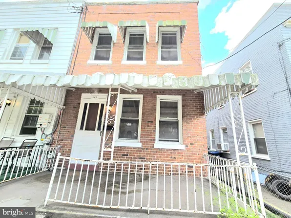 613 Roxboro Pl NW, Washington, DC 20011