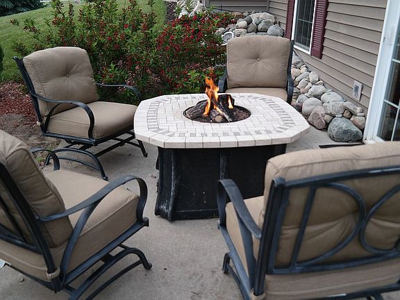 3rd image of 11100 E Meadow View Dr
