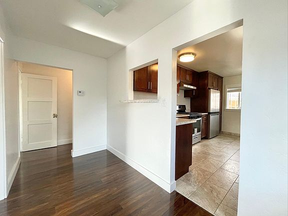 3rd image of 4869 Marmion Way