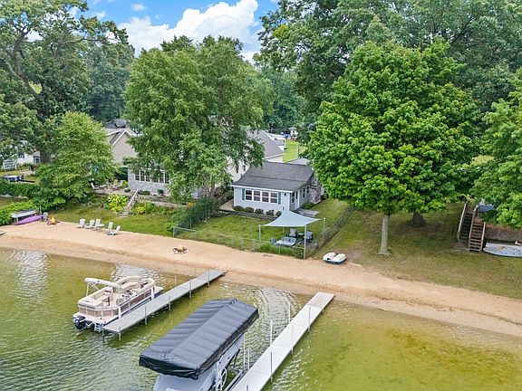4th image of 52390 Twin Lakeview Dr