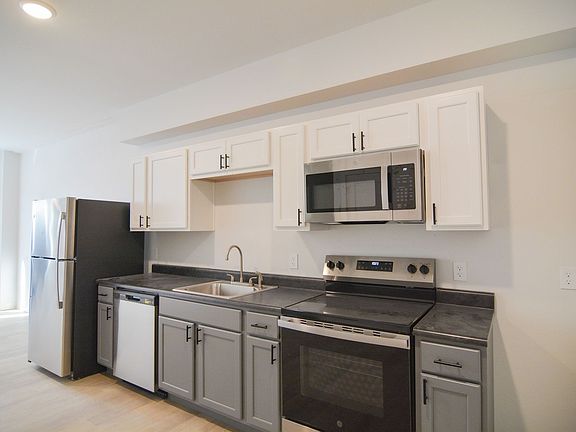 5th image of 205 S 10th St #112