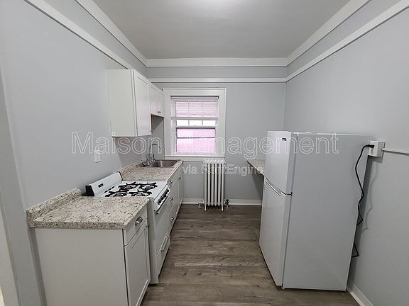 5th image of 693 Park Ave Unit 11