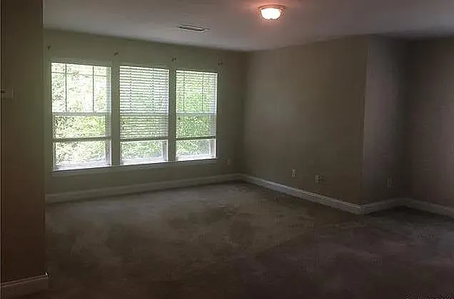 15743 Seafield Ln — Photo 9