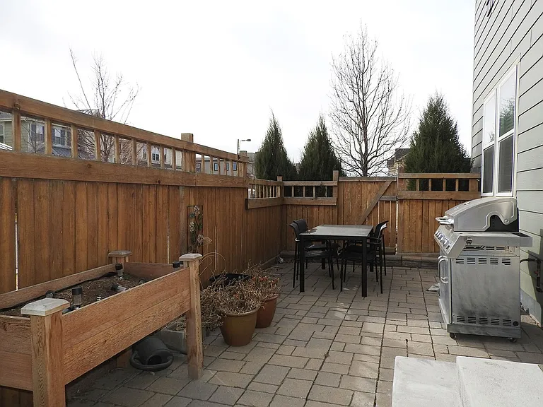 3595 Akron St — Photo 18