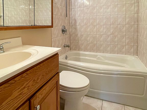 3rd image of 211 E Ohio St APT 1725