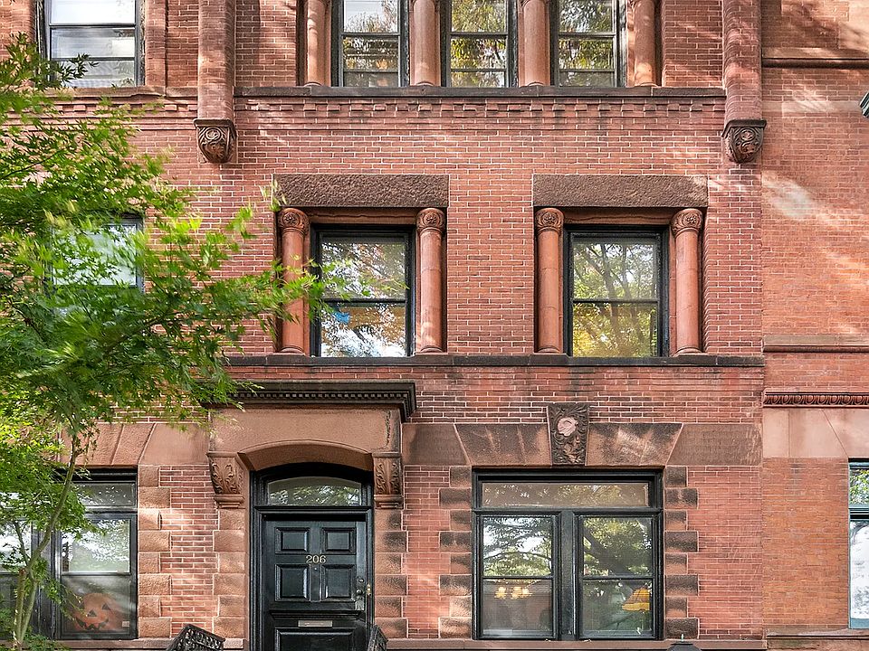1st image of 206 Saint James Pl