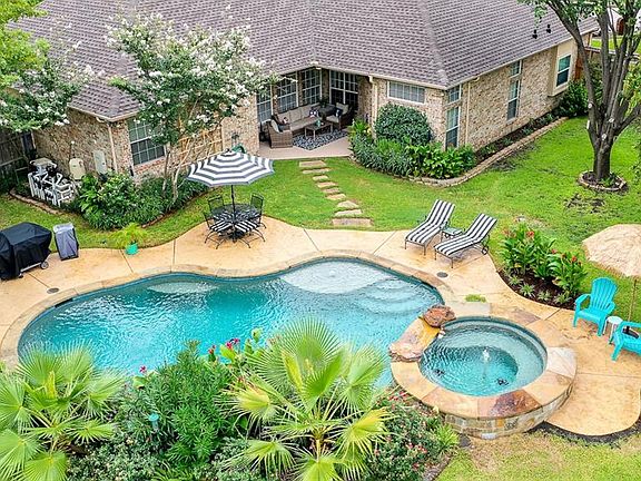 3rd image of 4902 Bayport Cir