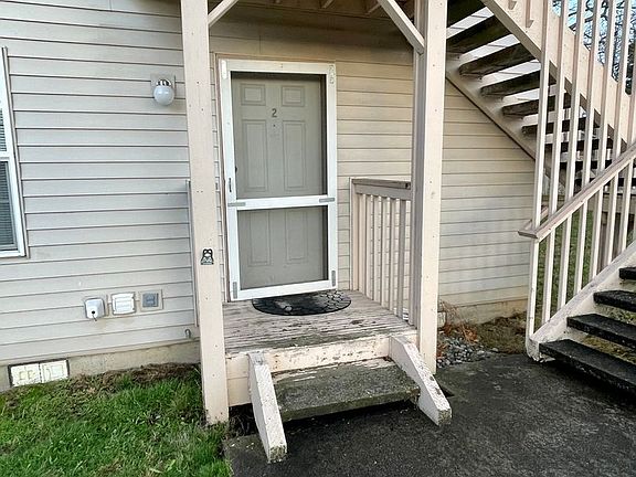 3rd image of 2717 Moore St APT 2