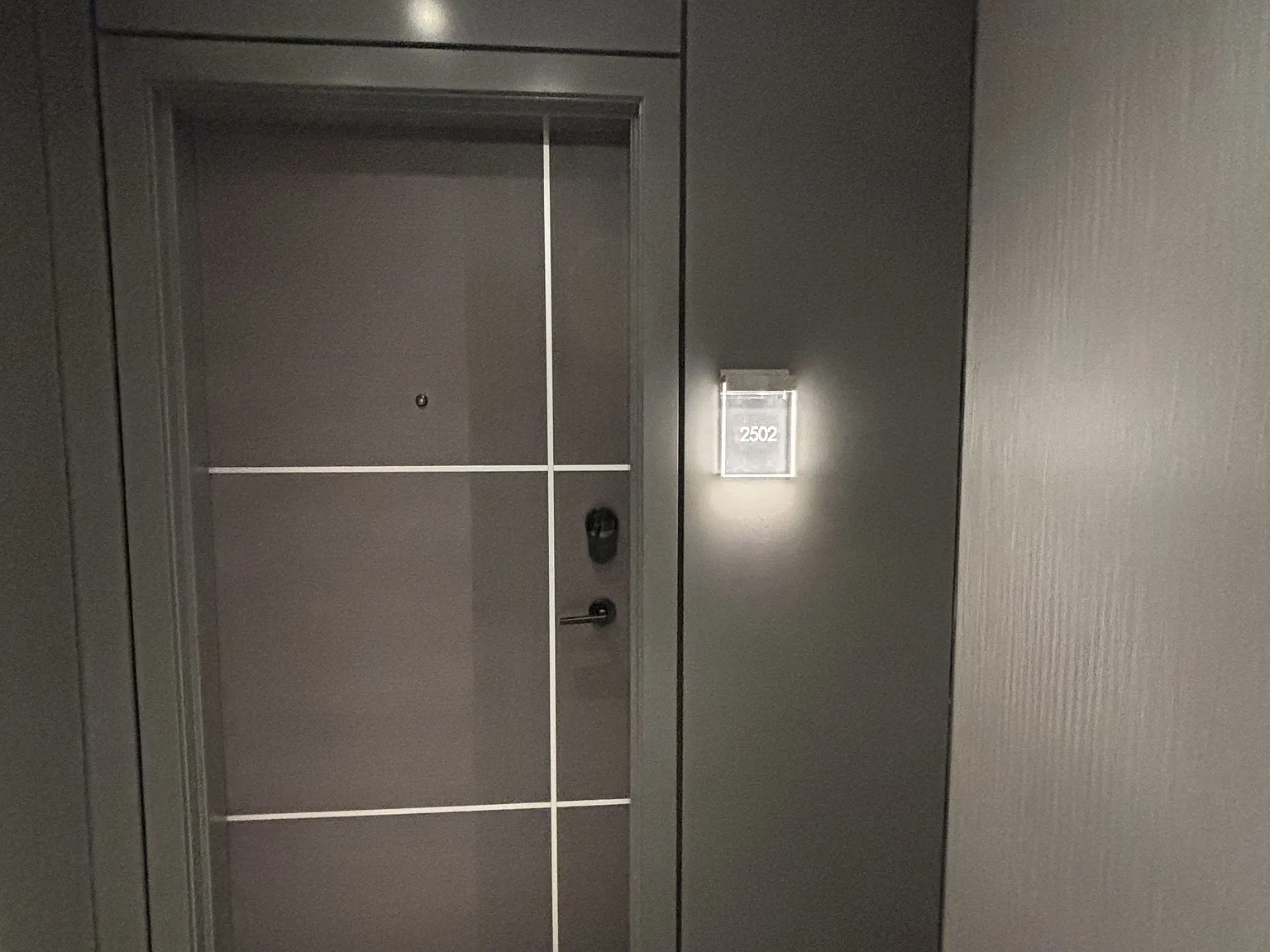 Social Condo — Photo 1