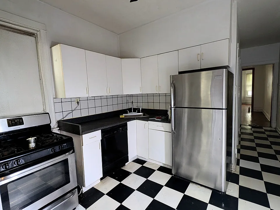 1466 W Rascher Ave #1