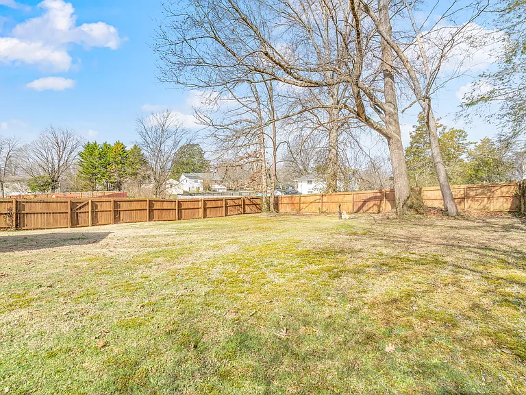 331 Sarvis Dr — Photo 38