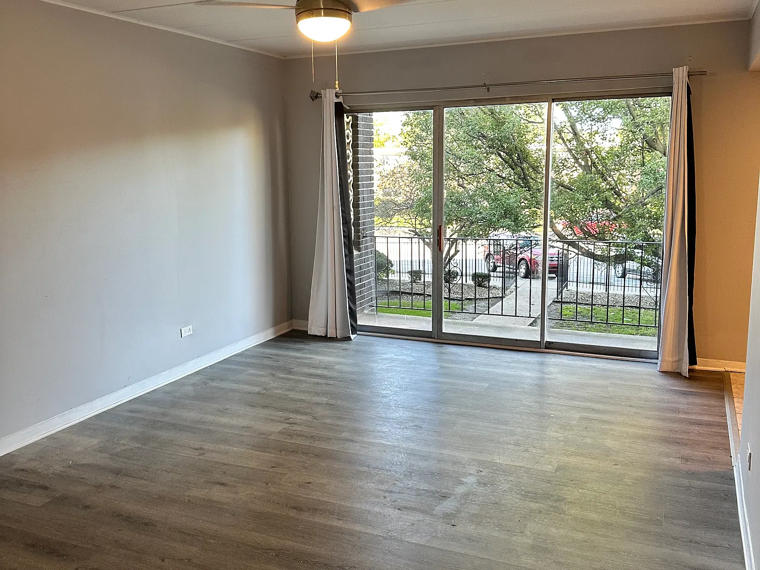 2 bed, 717 sqft, $1,550 — Photo 4