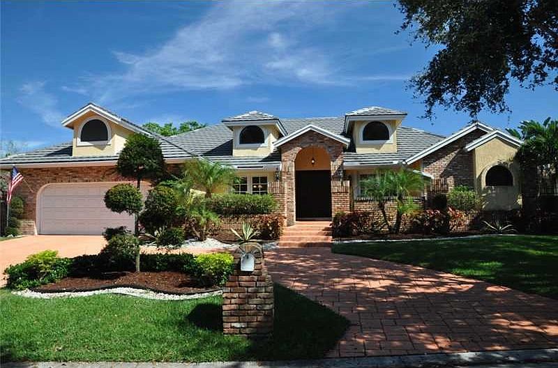 1st image of 1877 Colonial Dr