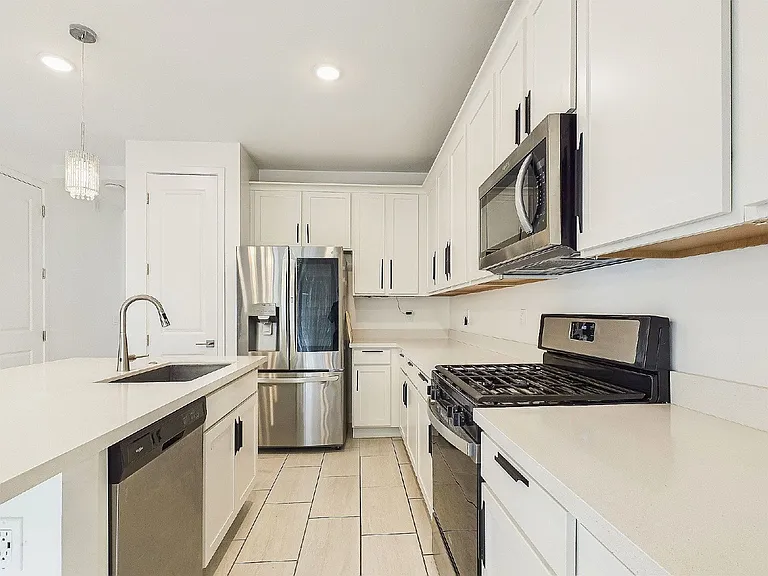 1133 N Jay Pl — Photo 10