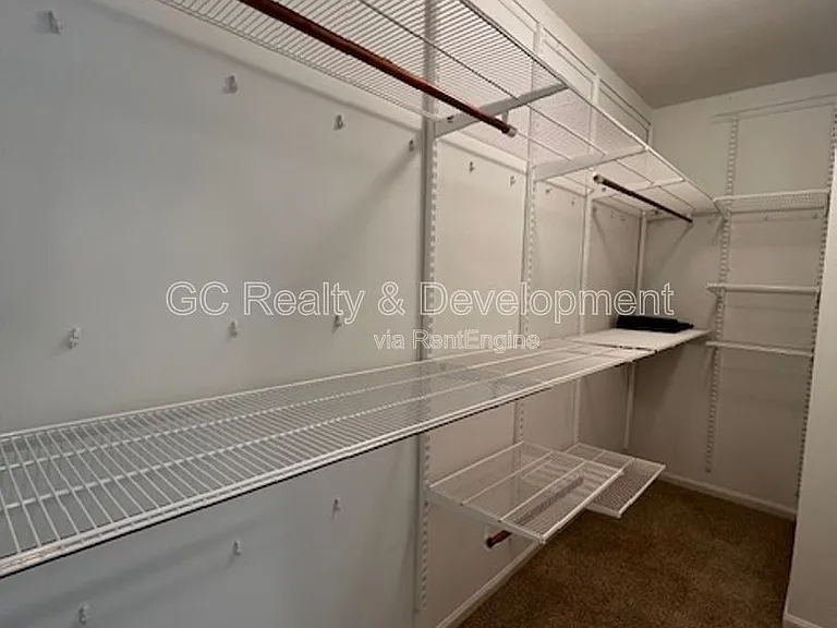 498 Grosvenor Ln — Photo 20