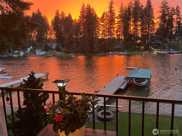 2851 E Mason Lake Drive E, Grapeview, WA 98546
