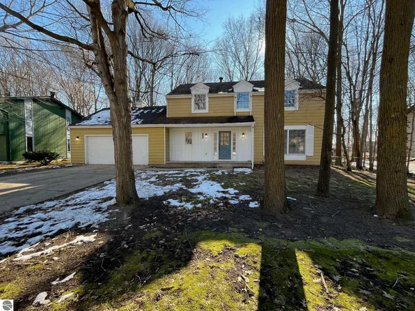 1885 Oakland Dr, Mount Pleasant, MI 48858