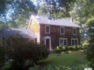 7 Buckingham Meadow Rd, Setauket, NY 11733