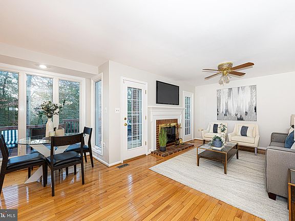 4th image of 9596 Oakington Dr