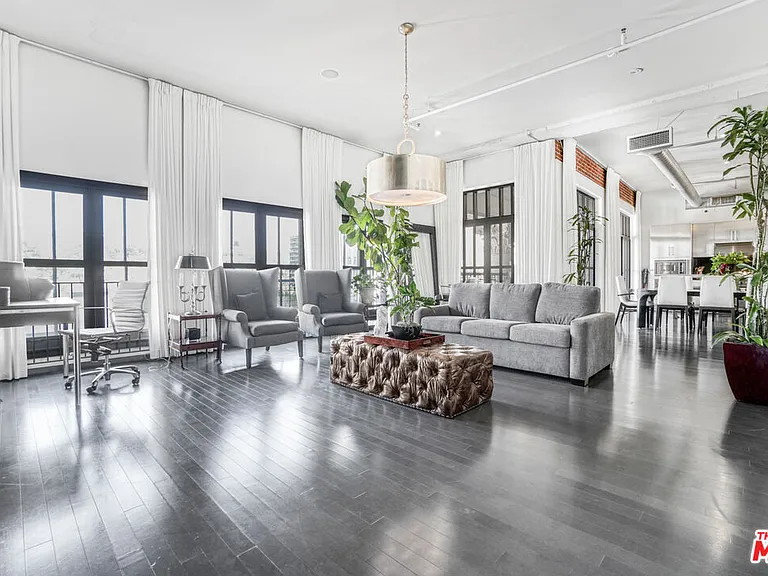 1645 Vine St #1007 — Photo 6