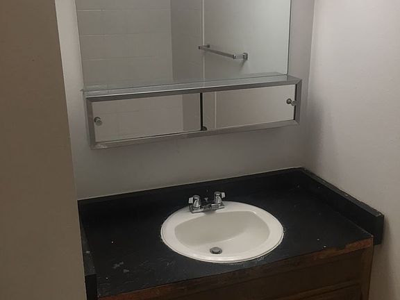 3rd image of 1415 E Gibbon St APT 13