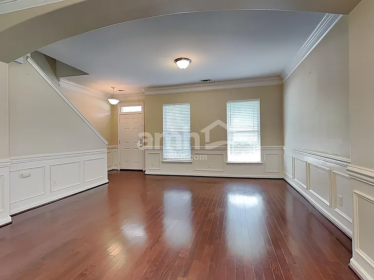 160 Grayson Ave — Photo 7