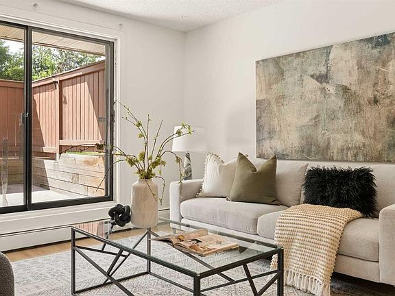 4th image of 930 S 18th Ave SW #101