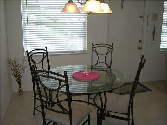 4th image of 3 Vista Palm Ln