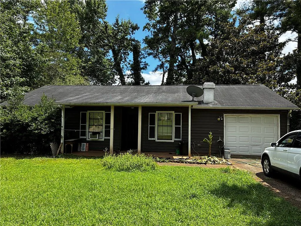 3 bed, 2.0 bath, 1229 sqft, $1,800 — Photo 2