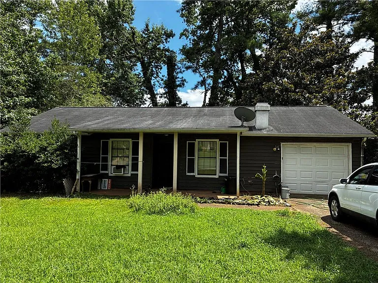 3901 Wood Path Dr — Photo 2