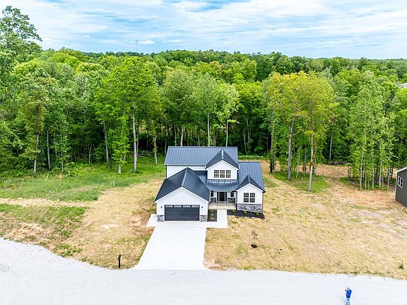 2nd image of 13 Red Oak Dr