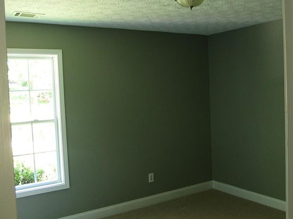 4th image of 4560 Briarwood Dr