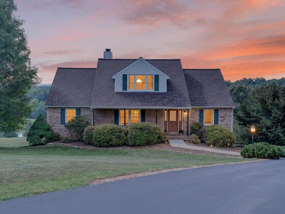 1st image of 121 Pleasant View Dr #15