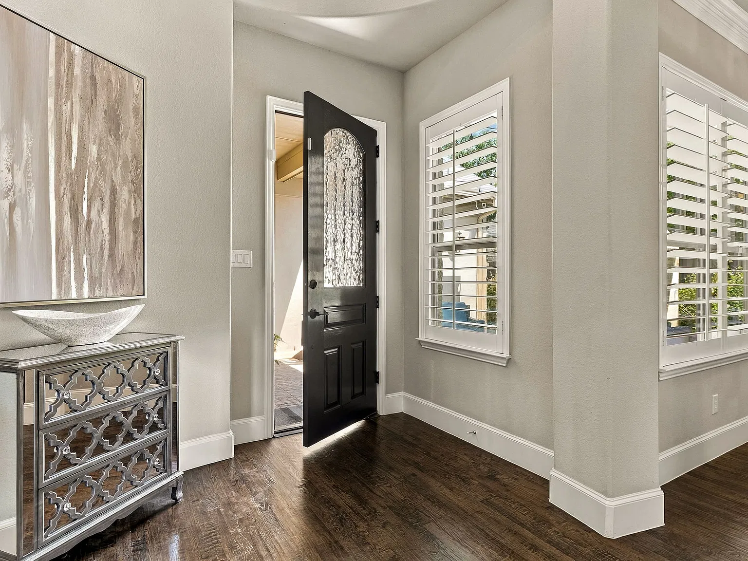 4 bed, 4573 sqft, $7,500 — Photo 4