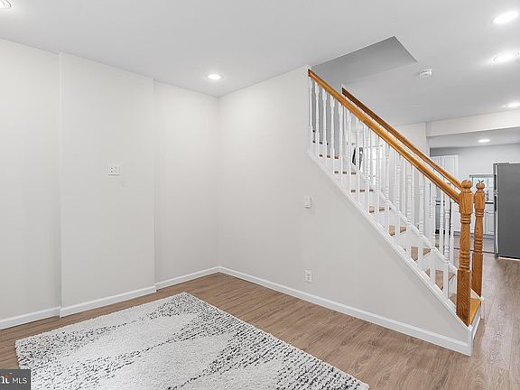 5th image of 1840 N Marshall St