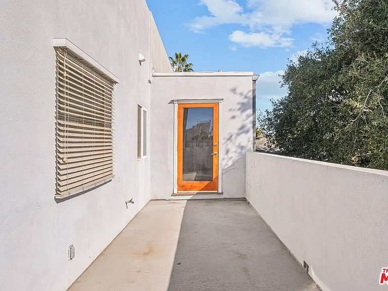 1411 Cloverfield Blvd #B — Photo 17
