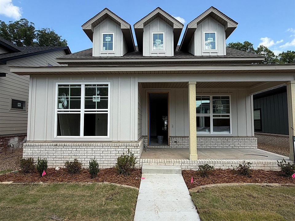 2nd image of 420 Gardens Ln