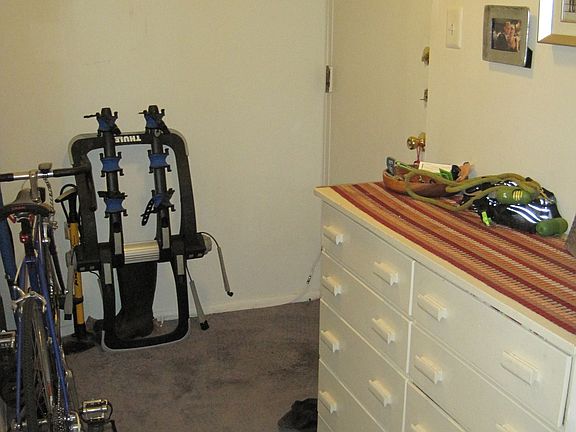 5th image of 870 N 28th St APT 123