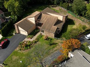 4566 Walden Dr, Bloomfield Hills, MI