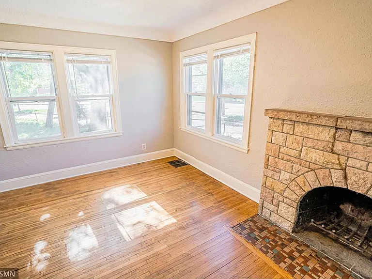 2940 Vincent Ave N #1 — Photo 17