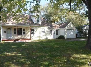 4210 SW Stratford Rd, Topeka, KS 66604