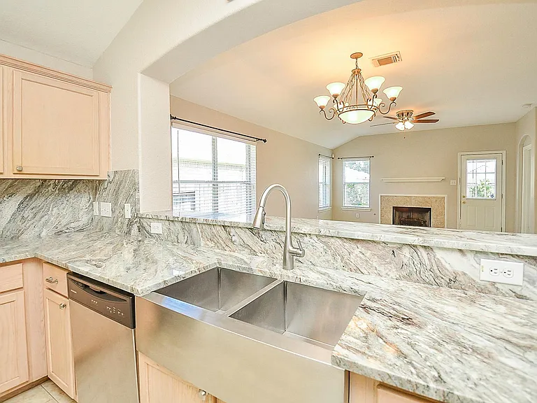 14618 Rochelle Ct — Photo 15