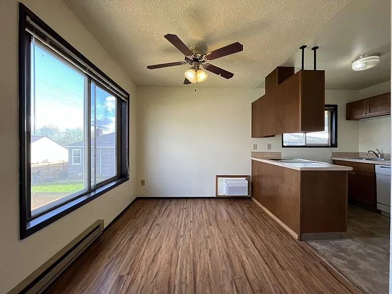 4660 NE Lombard St — Photo 11