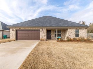 92 Amber Dr, Byron, GA 31008