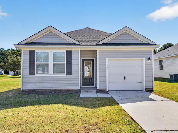 1295 Warrens Way, Manning, SC 29102