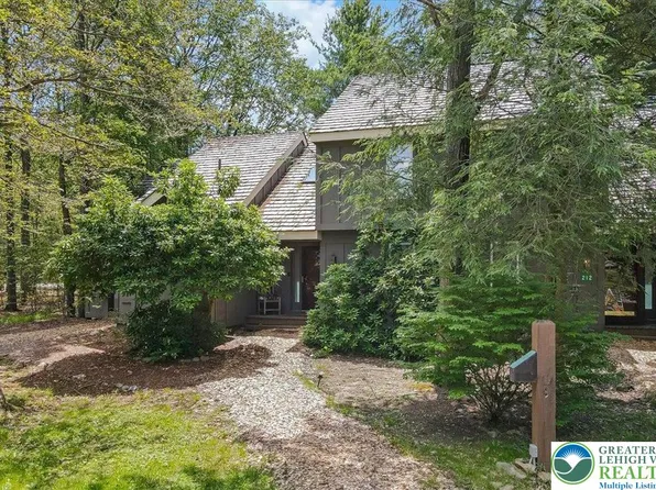 214 Snow Ridge Cir, Lake Harmony, PA 18624