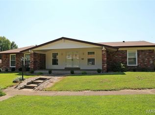4828 Broad Oak Dr, Saint Louis, MO 63128