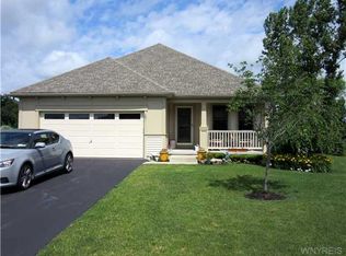 20 Lakeside Cir, Elma, NY 14059