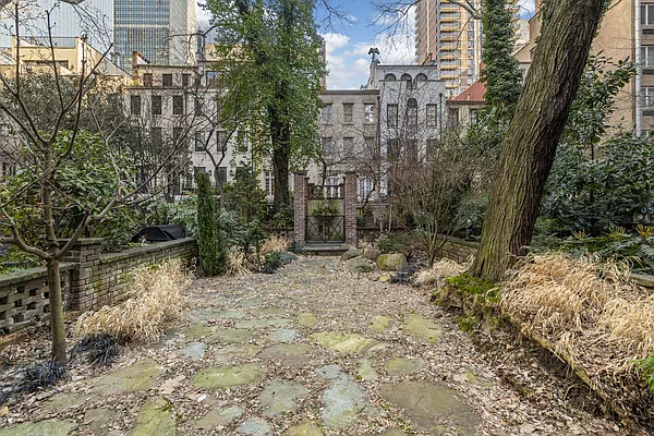 Rented by Douglas Elliman | media 5
