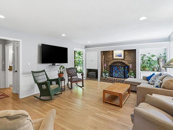 5th image of 12841 Pembroke Cir